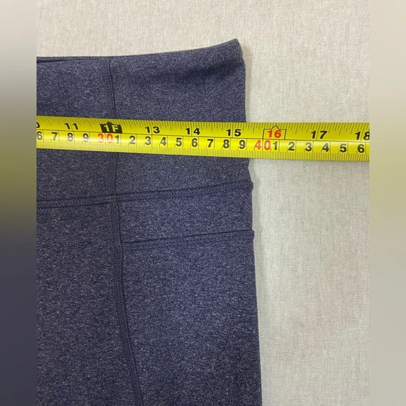 Lululemon Athletica 2 toned cropped leggings Sz 10 - Picture 6 of 6